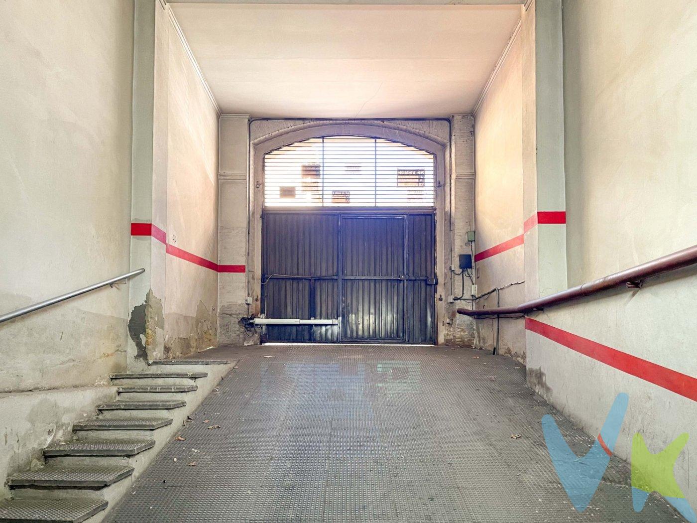 ¡No pierdas la oportunidad de adquirir una plaza de parking en una ubicación inmejorable! Esta plaza se encuentra en la Av. General Pereyra nº36, justo debajo del icónico edificio conocido como "La Harinera". En la planta menos dos, encontrarás tres plazas de parking disponibles a la venta: las números 35 y 36, que están juntas, y la número 62, justo en frente. Cada una de estas plazas tiene un tamaño aproximado de 13 m2, lo cual las hace ideales para todo tipo de vehículos. El acceso a la planta menos dos se realiza a través de una rampa, lo que facilita la entrada y salida sin tener que maniobrar en exceso. El acceso a las plazas se realiza a través de una puerta principal amplia, que se abre automáticamente mediante un mando a distancia. También existe una entrada peatonal con una puerta más pequeña que se abre manualmente con llave. Además, en ambas plantas se encuentran instalados ventiladores de encendido automático mediante luz pulsada y temporizador. El mantenimiento anual de estas plazas es muy económico, ya que con un único pago de 65€ al año se incluye la limpieza, el mantenimiento y el seguro. No dejes pasar esta oportunidad de tener tu propia plaza de parking o, si eres un inversor, aprovecha esta excelente oferta en cuanto a precio y ubicación. VENTA:. PVP 7.000€.  Gastos e impuestos no incluidos en el precio. La compra conlleva impuestos y gastos de formalización para el comprador. A título orientativo se informa que en segundas transmisiones el ITP con carácter general en Valencia es del 9%, pudiendo existir otros tipos impositivos atendiendo a las circunstancias  personales del comprador u otras circunstancias previstas legalmente. Base imponible del impuesto el mayor valor entre el precio de compraventa, la tasación o el valor de referencia catastral. En cuanto a los gastos de notaría y registro, en su caso,  suelen oscilar aprox; entre 1,5% y 2,5% (aranceles variables según precio, n.º de copias y complejidad). El comprador elige notario. Si el comprador precisase de hipoteca: tasación, condiciones y costes bancarios serán según entidad elegida por el comprador, así como los gastos de gestoría, y cualesquiera otros gastos inherentes a la formalización de la compraventa que legalmente correspondan a la parte compradora, salvo pacto expreso en contrario con el vendedor. El consumidor tiene, conforme a la normativa vigente, a su disposición información y documentación adicional relativa al inmueble y condiciones de la compraventa, que podrá ser consultada en C/Joaquín Costa 4, bajo 46005 Valencia o urbe2@remax.es. Honorarios de mediación inmobiliaria a cargo del  COMPRADOR: (3000€ del precio final de venta más IVA (21%), salvo otro pacto.); y de VENDEDOR (según acuerdo con el mismo). . Se informa al consumidor que la agencia actúa como intermediaria inmobiliaria en la operación, estando cualquier eventual compraventa y sus condiciones sujeta a la aceptación expresa del propietario-vendedor y a la posterior formalización del correspondiente contrato.