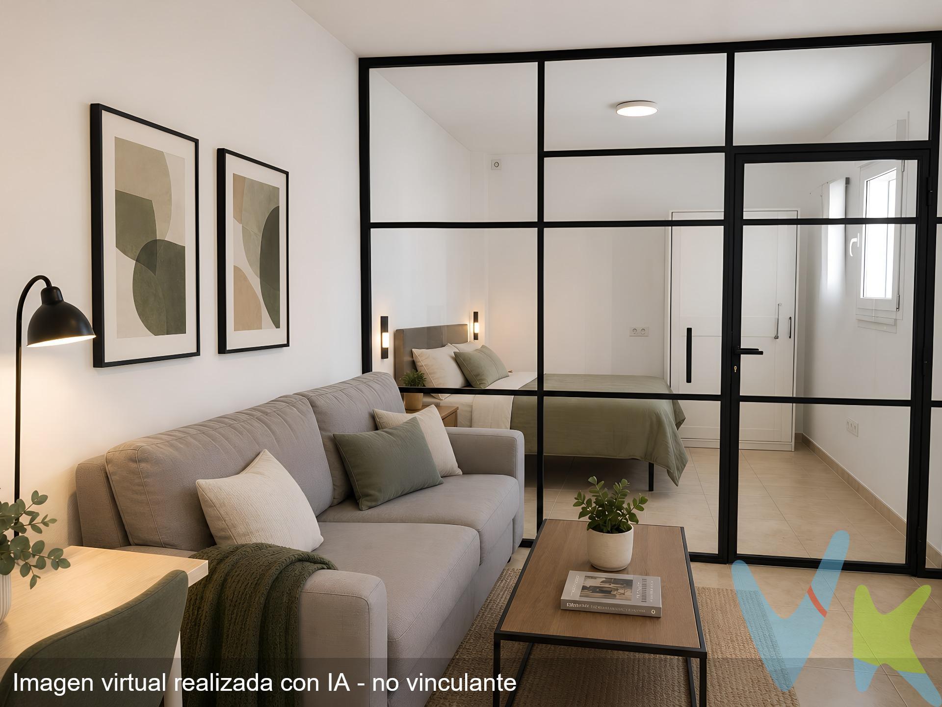 Descubre esta espectacular vivienda ubicada en pleno centro de Cádiz. Propiedad que destaca por su luz natural y versatilidad. Con un diseño abierto ideal para crear espacios personalizados, podrás fácilmente construir tu habitación utilizando separadores según tus necesidades. . El inmueble en el que está ubicada la vivienda se reformó integralmente en el año 2009. La vivienda tiene una reforma integral del 2012. Esta vivienda se encuentra en una ubicación privilegiada con acceso a servicios esenciales como tiendas, restaurantes y transporte público. . La vivienda ofrece un gran potencial tanto para inversión como para disfrutarlo personalmente. . No pierdas la oportunidad de transformar este espacio único entre las encantadoras calles gaditanas. *Toda la información contenida en este anuncio se ofrece a título orientativo y no contractual*. En cumplimiento de las obligaciones de información previstas en la Ley 10/2025, de 28 de diciembre, de servicios de atención a la clientela y transparencia, así como en la normativa sectorial vigente, el precio indicado no incluye los gastos e impuestos inherentes a la adquisición, los cuales se desglosan estimados o con posibilidad de calcularlos a continuación. • IMPUESTOS A CARGO DEL COMPRADOR: En el caso de IVA (Impuesto de Valor Añadido) al tipo vigente del 10%, de acuerdo con la Ley 37/1992, de 28 de diciembre, del impuesto sobre el Valor Añadido. En el caso de ITP (Impuestos de Transmisiones Patrimoniales) el 7% sobre el mayor de los valores entre el precio de venta o el valor de referencia catastral, pero en casos especiales se puede ver reducido al 6% o al 3,5% en función de las condiciones del comprador, en virtud de lo dispuesto en el Ley 5/2021, de 20 de octubre, de Tributos Cedidos de la Comunidad Autónoma de Andalucía. • NOTARÍA y REGISTRO: Son gastos sometidos a arancel, el importe exacto dependerá del precio final de la compraventa, número de copias de la escritura, número de páginas de la escritura, complejidad, etc., todo ello de acuerdo con lo dispuesto en el anexo I del Real Decreto 1426/1989, de 17 de noviembre, por el que se aprueba el Arancel de los Notarios, y con el Real Decreto 1427/1989, de 17 de noviembre, por el que se aprueba el Arancel de los Registradores de la Propiedad. • HONORARIOS PROFESIONALES DE LA AGENCIA INMOBILIARIA: No incluidos en el precio de compra, y su importe a cargo del comprador será de un 3% más IVA sobre el precio de venta, con un mínimo de 3.000 Euros más IVA. • EN CASO DE FINANCIACIÓN BANCARIA: El importe de los gastos de la misma deberán ser consensuados con la entidad bancaria que vaya a financiar la operación. • Se ruega contacten directamente con la agencia a fin de poder facilitarles una oferta personalizada que incluya el cálculo del precio definitivo en función de las circunstancias personales de cada comprador. Se hace constar que la agencia efectúa una labor de intermediación, y que las condiciones finales de la compraventa quedan sujetas a la aceptación expresa de la parte vendedora y a la ulterior formalización del contrato . . 