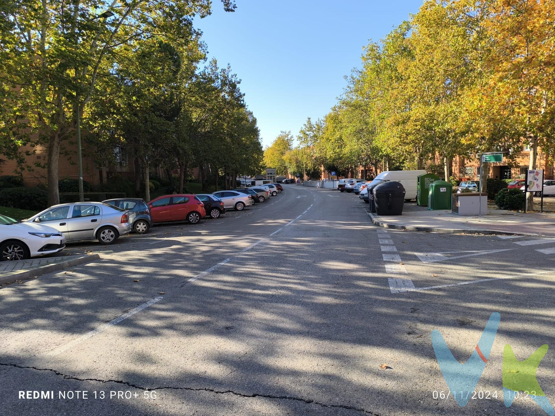 Plaza de garaje amplia situada en la Av. de Dolores IbárririNº2 de Rivas Vaciamadrid. Plaza situada en el primer sótano cercana a la entrada del parking. El parking dispone de cámaras de vigilancia y ascensor . No dudes en contactar con nosotros para ampliar mas información. También es una Oportunidad para poner a trabajar a tu dinero: gran rentabilidad para inversores. *Impuestos y gastos NO INCLUIDOS: IVA, Notaria, Registro, gestoría, …. ¡Una excelente ocasión, no la dejes escapar!. 