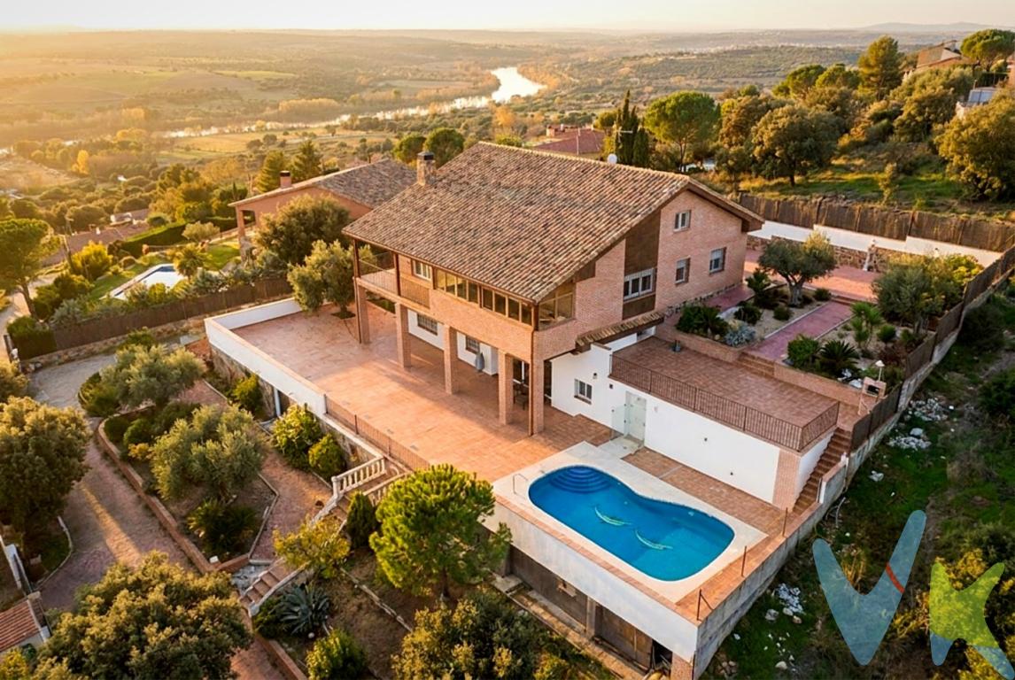 Exclusivo chalet con vistas panorámicas en Calalberche: vivienda familiar, segunda residencia o inversión para alquiler vacacionalHay casas que no se compran por los metros, sino por todo lo que permiten hacer.En Calalberche (Toledo), a menos de una hora de Madrid, se vende un chalet singular de 590 m² útiles sobre una parcela de 2.230 m², con piscina privada, vistas panorámicas de 360º y capacidad para 16-24 personas distribuidas en tres plantas. Un activo difícil de replicar tan cerca de la capital.DISTRIBUCIÓN  Planta principal: salón-cocina de 70 m², 3 dormitorios y 2 baños.  Planta superior: 4 dormitorios y 2 baños, estancias abuhardilladas con vistas.  Planta semisótano: salón de ocio de 80 m², 3 habitaciones, 2 baños y almacén.  Exterior: piscina privada, amplias zonas ajardinadas, gimnasio y espacios para reuniones y eventos.  Instalaciones: calefacción por gasóleo, placas solares y depósito adicional de agua.TRES FORMAS DE APROVECHARLO  Casa rural / alquiler vacacional: gran capacidad y piscina, con rentabilidad inmediata por la fuerte demanda de casas para grupos cerca de Madrid.  Vivienda o alquiler de renta estable: una gran casa, bien situada y siempre demandada.  Eventos, retiros corporativos, coliving o wellness: un entorno único para crear un proyecto con identidad propia.UBICACIÓN Enclave natural consolidado junto al río Alberche, en el área de influencia de Madrid: la tranquilidad del entorno rural con una excelente accesibilidad desde la capital.Disponemos de dossier privado con planos, escenarios de explotación y rentabilidad estimada. Solicítalo sin compromiso y concierta una visita. Exclusive villa with panoramic views in Calalberche: family home, second residence or holiday rental investmentSome homes aren\'t bought for their square metres, but for everything they make possible.In Calalberche (Toledo), less than an hour from Madrid, we present a one-of-a-kind villa of 590 m² (usable floor area) on a 2,230 m² plot, with a private swimming pool, panoramic 360º views and capacity for 16-24 people across three floors. A property that is hard to replicate this close to the capital.LAYOUT  Main floor: 70 m² living-kitchen area, 3 bedrooms and 2 bathrooms.  Upper floor: 4 bedrooms and 2 bathrooms, characterful attic-style rooms with views.  Lower ground floor: 80 m² leisure lounge, 3 additional rooms, 2 bathrooms and storage.  Outdoors: private pool, large landscaped gardens, gym and spaces for gatherings and events.  Services: diesel heating, solar panels and an additional water tank.THREE WAYS TO MAKE THE MOST OF IT  Rural guesthouse / holiday rental: large capacity and pool, with immediate returns driven by strong demand for group homes near Madrid.  Home or stable long-term rental: a large, well-located property that is always in demand.  Events, corporate retreats, co-living or wellness: a unique setting to build a project with its own identity.LOCATION An established natural setting beside the Alberche river, within Madrid\'s area of influence: the calm of the countryside with excellent access to the capital.A private dossier with floor plans, operating scenarios and estimated returns is available. Request it with no obligation and arrange a viewing.  