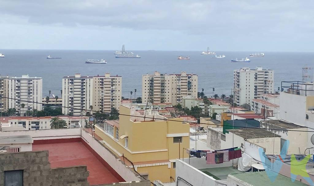 Oportunidad para construir la vivienda o el proyecto que siempre has imaginado. Se vende solar urbano de 125 m², con una fachada de 15 metros lineales y posibilidad de edificar hasta 3 plantas (pendiente de confirmación por normativa). Ubicado en la parte alta del Paseo de San José, en una zona de crecimiento y revalorización, este terreno ofrece una ubicación estratégica, ideal tanto para uso residencial como para inversión. La edificación que se desarrolle en esta parcela podrá disfrutar de estupendas vistas al mar, un valor añadido difícil de encontrar. Características destacadas:. Superficie: 125 m². Fachada: 15 metros lineales. Edificabilidad: hasta 3 plantas (a confirmar). Vistas despejadas al mar. Zona tranquila y en expansión. Ubicación: Parte alta del Paseo de San José, Las Palmas de Gran Canaria. Nota: Gastos e impuestos derivados de la compraventa no incluidos en el precio