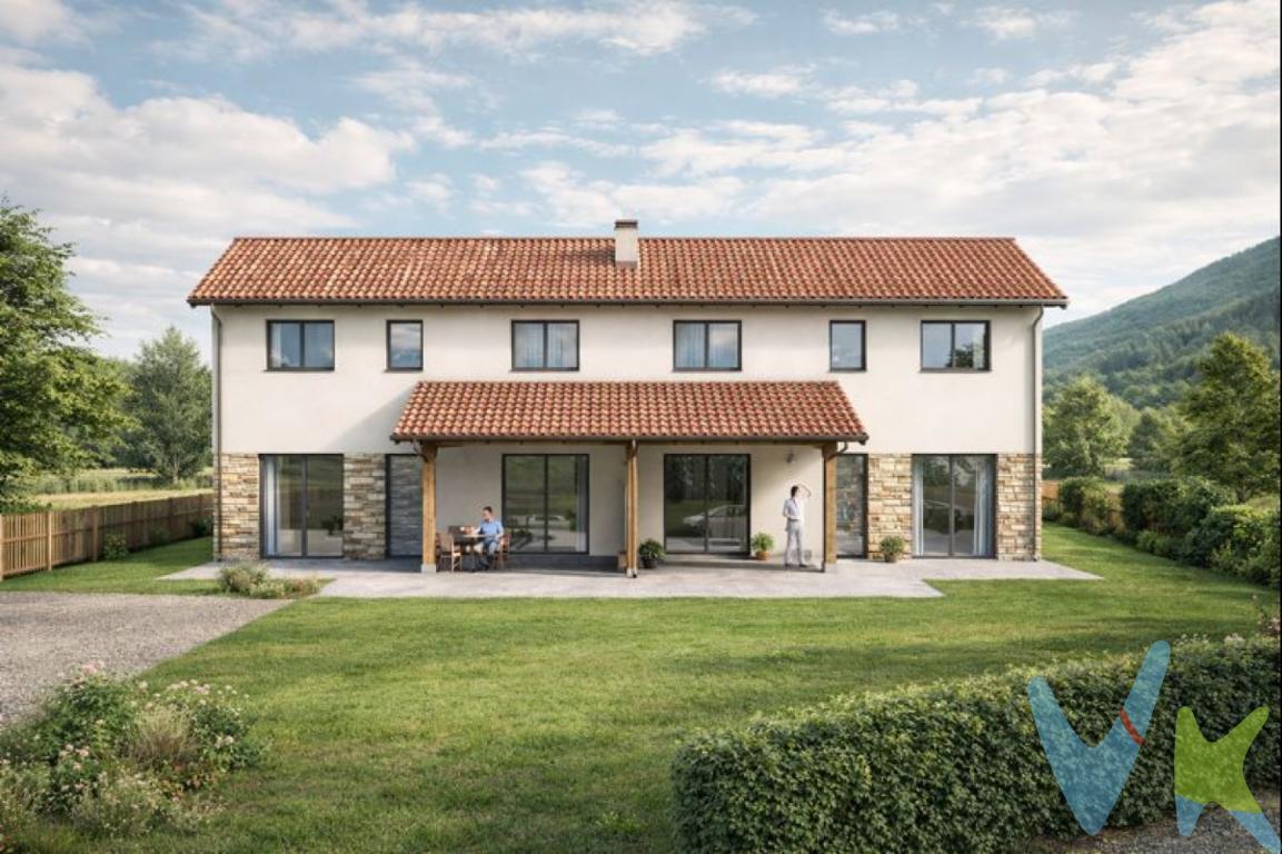 En el municipio de Rionansa, concretamente en San Sebastián de Garabandal, pequeño y acogedor pueblo de montaña, centro de peregrinación Mariana desde los años 60, tenemos para la venta una exclusiva promoción de dos chalets pareados con jardín y unas impresionantes vistas, que se pueden convertir en su vivienda habitual o en su segunda residencia.El chalet A, tiene orientación Este-Sur-Oeste, y se trata de una encantadora vivienda de aspecto rústico y hogareño, de 138m² construidos, que tiene una excelente distribución:-       Planta baja: consta un amplio y luminoso salón, cocina independiente, un dormitorio y un baño completo. Desde la cocina y el salón, se accede al bonito jardín.-       Planta primera: tiene tres dormitorios, el principal con baño en suite, y otro baño completo.La vivienda que se construirá con materiales típicos de la zona (termoarcilla, madera, etc), cuenta con grandes ventanales, lo que permite la entrada de mucha luz natural. Además, cuenta con zona de aparcamiento exterior.Al comprador se le cobrarán 2.000EUR de gastos de gestión.Si están interesados, les informaremos de las FACILIDADES DE PAGO.LAS FOTOS QUE SALEN EN ESTE ANUNCIO SON INFOGRAFIAS.