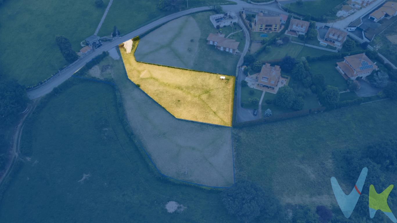 Te presentamos esta magnifica finca edificable junto al Club de Golf de Castiello de Bernueces, totalmente llana, de más de 2.000m2, donde podrás construir la casa de tus sueños. En un paraje idilico, con toda la tranquilidad y privacidad que siempre soñaste tener, y a menos de 10 minutos en coche de la zona urbana de Gijon. Con unos accesos excepcionales, luz agua y saneamiento a pie de finca, y con el club de golf colindando con ellas, hacen de esta propiedad la eleccion ideal para ejecutar tu proyecto de vida. No lo dudes más y ven a verlas, allí in situ te darás cuenta de que la felicidad la tienes muy cerca. En el precio final no están incluidos el Impuesto de Transmisiones Patrimoniales, ni los Gastos de Notaría y registro