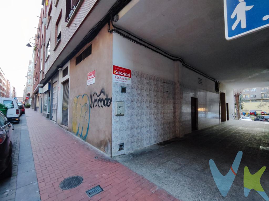 Local comercial ideal para almacén o trastero en Logroño junto a Instituto Batalla de ClavijoUna sola planta de 48 m² en esquina a calle y pasaje.Aseo en el local.Posibilidad de ampliar al local contiguo d 36m² también en venta. https://bit.ly/Solozabal_Local_Beratua