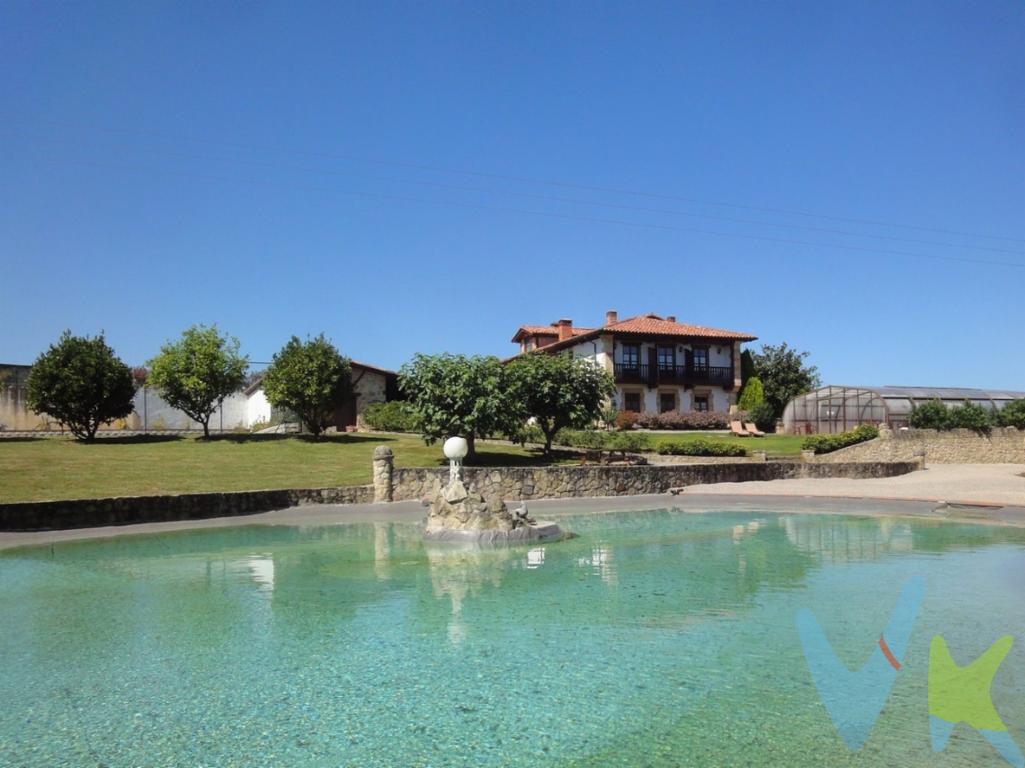 Hay pocos edificios con la calidad de materiales tan exigente que se han utilizado para la construcción de este Hotel + Casa rural / Vivienda. Solo nos daremos cuenta del paso de los años desde que se puso la primera piedra, por la altura los arboles y arbustos que adornan una finca de casi 10.000 m2 cerrada con muro de piedra en su mayor parte. Situado a menos de 1 km del centro de Santillana, su enclave es estratégico para los huéspedes, con las Cuevas de Altamira a 1,5 km y el Zoo a 1,2 km. El Hotel se compone de 12 Habitaciones dobles, un salón con cafetería, dos comedores, recepción y zonas de trabajo. La casa rural o vivienda, cuenta con 5 dormitorios, salón, cocina, 3 baños, 1 aseo y un porche cerrado. Además cuenta con un garaje para dos vehiculos. Piscina climatizada cubierta (50 m2), pista de tenis, un estanque con cascada, un gran aparcamiento, son algunos de los servicios con los que cuenta la finca. Para mas información no dude en solicitarla. Estaremos encantados de atenderle.