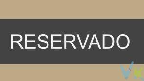 . Disponible en venta, ESTUPENDO PISO CON TERRAZA, en Los Tarahales, zona alta de La Ballena. . Te presento este luminoso piso, en segunda planta, con unos 90 m² que cuenta con una espectacular terraza, perfecto para quienes buscan comodidad, amplitud y una ubicación céntrica.  . La vivienda hace poco ha sido totalmente reformada, con lo que encuentras una propiedad con la fontanería y electricidad totalmente nuevas, aparte de toda la instalación de aluminio exterior. Su cocina con isla, que da paso al salón te harán disfrutar de buenas reuniones con amigos o en familia, también cuenta con tres dormitorios y baño completo, uno de ellos nos da paso a la fantástica terraza que nos llena de vida y luz la vivienda, en la esquina de la terraza, nos encontramos el cuarto lavadero, que podría convertirse en un aseo. Unas estancias limpias y despejadas, con buena ventilación y luminosas.  . Entre sus características destacan el pavimento de gres, estilo madera, la carpintería exterior de aluminio con climalit, que aseguran aislamiento y confort. La orientación sureste es perfecta y garantiza una magnífica entrada de luz natural durante gran parte del día.  . Además, dispone de vestidor completo en uno de los dormitorios, zona de lavandería y trastero independiente en la azotea. . Ubicado en una zona céntrica y bien comunicada, sin ascensor, rodeado de todos los servicios, líneas de guaguas amplias, supermercados y centros comerciales, zonas de restauración y hogar, Centro médico y colegios, comunicación con institutos y universidad. . ¿Te animas a venir a verlo?. NOTA IMPORTANTE: Todos los gastos e impuestos derivados de la compraventa serán asumidos según lo establecido por la legislación vigente.-. 