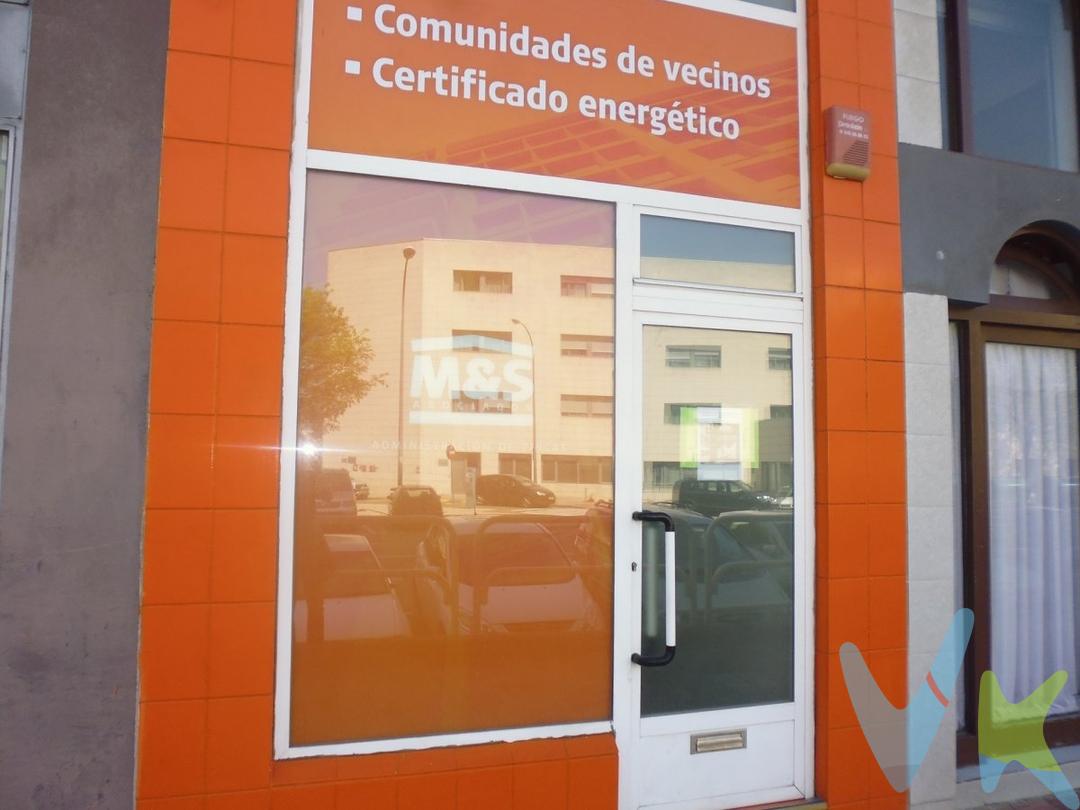 OFICINA ECONÓMICA EN SAN JUAN, TORRE IRRIZTXI, Mº IRACHE 45, Local en planta baja, Acondicionado, ideal despacho o domiciliación empresa, 18 m2 + sobrepiso, Escaparate de 2 metros, baño, Alquilada actualmente, libre a partir del 18/7/2026, Licencias de apertura anteriores como despacho profesional, como administración de fincas y seguros.