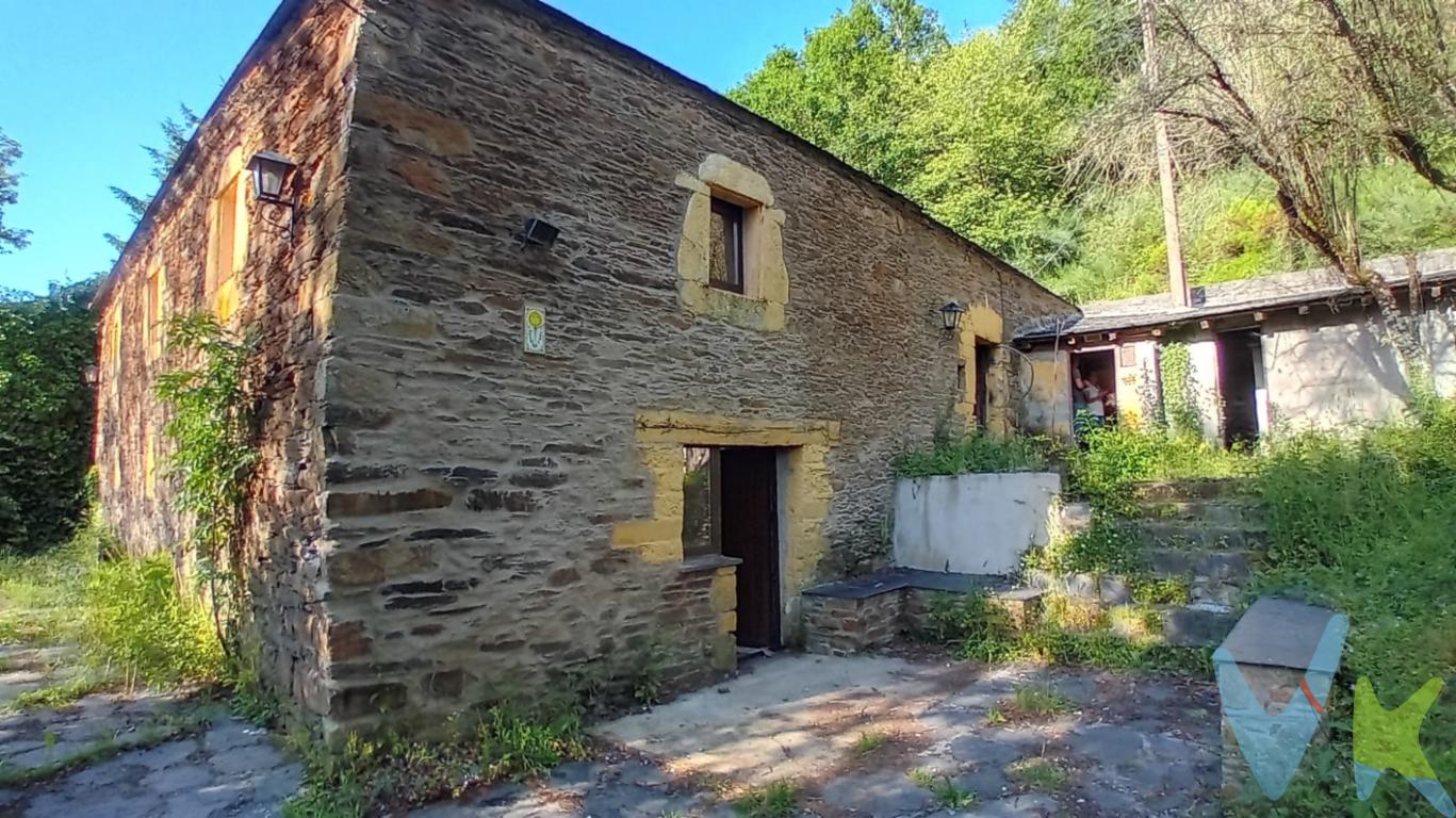 ¡Oportunidad única de adquirir un magnífico complejo con una casa principal e  independiente que fue y puede volver a ser el  antiguo albergue de Vega del Carro en OSCOS!  Esta impresionante propiedad, ideal también para familias numerosas o aquellos que buscan amplitud y confort, se encuentra disponible para la venta. Con una extensión de 200 metros útiles y 251 metros construidos, la casa principal ofrece un espacio inigualable diseñado para satisfacer todas sus necesidades, con posibilidad de rehabilitar las edificaciones colindantes y con una magnifica finca que acompaña a la propiedad de mas de 7.000 m2.Ubicada en una tranquila y encantadora zona de Santa Eulalia de Oscos, esta residencia goza de una privacidad absoluta gracias a su finca cerrada. La propiedad está rodeada por una espectacular zona ajardinada, perfecta para disfrutar de momentos de ocio y recreo al aire libre, donde niños y mascotas pueden jugar con total seguridad.Al entrar en la casa, será recibido por un ambiente acogedor listo para entrar a vivir. La distribución interior de la vivienda cuenta con siete amplias habitaciones, proporcionando el máximo confort y privacidad para cada miembro de la familia, además de espacio adicional para invitados o posibilidades de convertir alguna estancia en un despacho, sala de juego o gimnasio personal. La casa está equipada con electrodomésticos que aseguran una gran funcionalidad y facilitan el día a día. Disfrutará de una cocina completamente equipada, que se convierte en el corazón del hogar, un espacio donde preparar deliciosas comidas y compartir con los suyos momentos inolvidables.La combinación perfecta entre tranquilidad, confort y servicios modernos hace de esta propiedad una joya en el mercado. Esta propiedad puede ser también una excelente oportunidad de negocio, si desea recuperar sus usos y realizar actividades lúdicas, hoteleras o hosteleras es un lugar único y con totales garantías de rentabilidad.Este año Santa Eulalia de Oscos ha sido reconocida como la CAPITAL NACIONAL DEL TURISMO RURAL, lo que la diferencia y distingue por su artesanía, naturaleza, gastronomía e inigualable paisaje.Anímese a visitarla para apreciar de primera mano todo lo que esta maravillosa casa tiene para ofrecer. Contacte con nosotros para más información y para concertar una visita. No deje pasar la ocasión de hacer realidad su sueño de tener una casa espaciosa, cómoda y en un entorno natural incomparable. ¡Le esperamos!En el precio del inmueble no se incluyen los gastos de Notaría, Registro e Impuestos asociados a la operación.