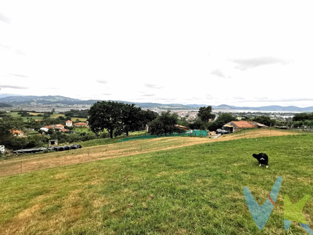¿Buscas un espacio único en plena naturaleza para tu proyecto? Este terreno rústico de 11.876 m² en la zona de Santolaja es el lugar perfecto para disfrutar de la tranquilidad y el encanto natural de Cantabria, a solo cinco minutos de Laredo y de la autovía del Cantábrico.🌄 Entorno Natural Privilegiado : Rodeado de naturaleza, con vistas panorámicas a la bahía de Laredo y espectaculares atardeceres que hacen de este terreno un auténtico tesoro. Fácil acceso y ubicación estratégica para disfrutar de todo lo que ofrece la región.Si sueñas con un rincón en plena naturaleza donde crear tu proyecto, ¡este terreno en Colindres es la oportunidad que esperabas! Impuestos, gastos notariales y registros no incluidos
