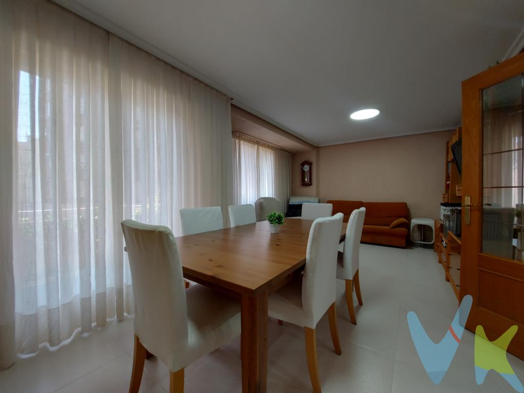 Inmobiliaria Solozabal presenta este piso para entrar a vivir junto a la Gran Vía de Logroño.Ascensor . 3 Dormitorios y salón.1 BañoBalcón. Exterior. Calefacción individual. Perfecto para entrar a vivir.Su ubicación le permite tener todos los servicios próximos. 