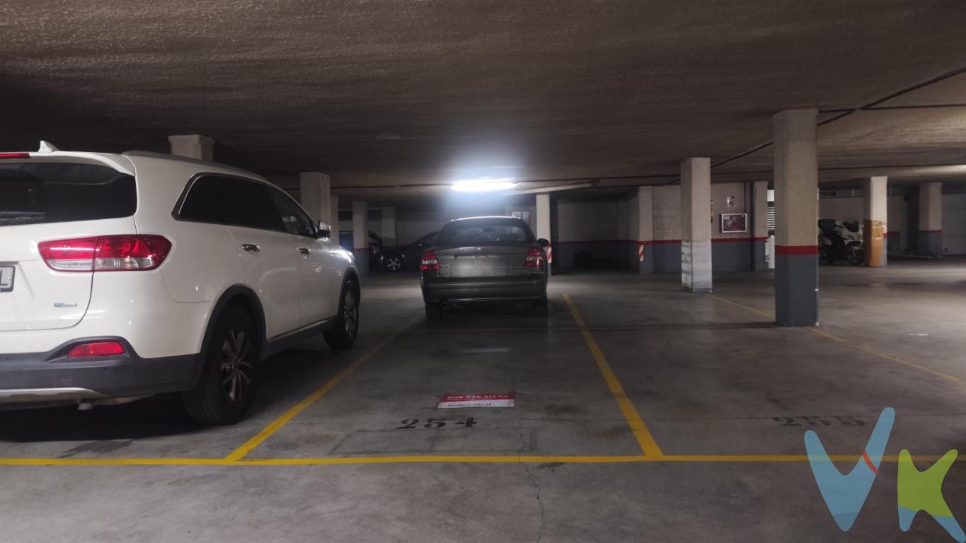 INMOBILIARIA SOLOZÁBAL presenta una plaza de garaje en venta en calle 7 infantes de Lara  Logroño junto a los cines. En el barrio de San Adrián, se encuentra disponible un espacioso garaje a la venta que promete ser tanto una inversión segura como una solución funcional para sus necesidades de estacionamiento.Este inmueble ofrece el espacio ideal para estacionar su vehículo con la máxima comodidad y seguridad. Situado en un entorno urbano de primer nivel, proporciona fácil acceso a las principales vías de comunicación de la ciudad, lo que sin duda añade valor a este singular espacio.El barrio de San Adrián donde se ubica este garaje es conocido por su excelente infraestructura, que incluye diversos comercios, supermercados y servicios que facilitan el día a día. Esta localización estratégica no solo le otorga comodidad, sino que también incrementa la plusvalía del inmueble, haciendo de esta propiedad una elección inteligente.Seguridad y practicidad son las palabras clave cuando consideramos un espacio de estacionamiento como el que ofrecemos. Con acceso las 24 horas, su vehículo estará siempre seguro y a su disposición. El garaje cuenta con un fácil acceso a nivel de calle, permitiendo así una maniobra sencilla y cómoda.Adquirir este espacio es una decisión que no se arrepentirá de tomar. Tanto si necesita un lugar seguro para su vehículo como si busca una oportunidad de inversión fiable, este garaje satisfará sus expectativas.Proporcionando soluciones efectivas para el problema de aparcamiento en la ciudad, este garaje se presenta como una opción incomparable. Otra ventaja clave es su baja cuota de comunidad, haciendo que el mantenimiento del espacio sea más que asequible.Este garaje es una joya oculta en el activo mercado inmobiliario de Logroño, una oportunidad que no estará disponible por mucho tiempo. La experiencia de poseer uno de estos limitados espacios es más que gratificante, ofreciéndole tanto comodidad como una notable revalorización con el paso del tiempo.No deje pasar la ocasión de visitar este garaje. Le invitamos a comprobar personalmente todas sus ventajas y a visualizar cómo este espacio puede transformar su rutina diaria.Para más información o concertar una visita, no dude en ponerse en contacto. La propiedad, situada en una zona estratégica, espera que usted saque el máximo provecho de ella. 