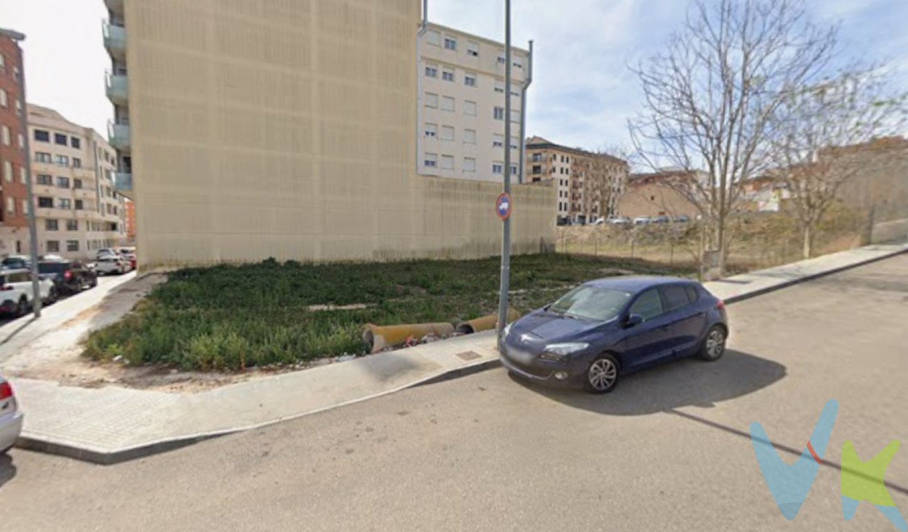 Parcela Edificable en L\'Olleria: Proyecto Ideal para Promotores Inmobiliarios. Si está buscando un terreno con un gran potencial para desarrollar su próximo proyecto residencial, esta parcela en L\'Olleria es la oportunidad que no querrá dejar pasar. Situada en una de las localidades con mayor proyección, esta propiedad reúne todos los requisitos para construir un edificio de viviendas modernas y atractivas para la venta.PARCELA EDIFICABLE EN L\'OLLERIA:      Se trata de una parcela con una superficie de 750 metros cuadrados y una edificabilidad máxima de 5.000 m2 de techo aproximadamente.    La parcela tiene todos los servicios urbanísticos ejecutados en su totalidad.     La parcela tiene fachada a dos calles (Calle de L\'alegria y Calle Alcalde Ismael Engo Barber).    La parcela se PERMUTA por obra futura admitiendo la posibilidad de ejecutar el proyecto de construcción en varias fases de edificación.Se muestra a título informativo y no contractual. El precio no incluye lo siguiente: Honorarios de la agencia inmobiliaria, impuestos (IVA, ITP) y otros gastos de la Compraventa (notaria, gestoría y registro). 