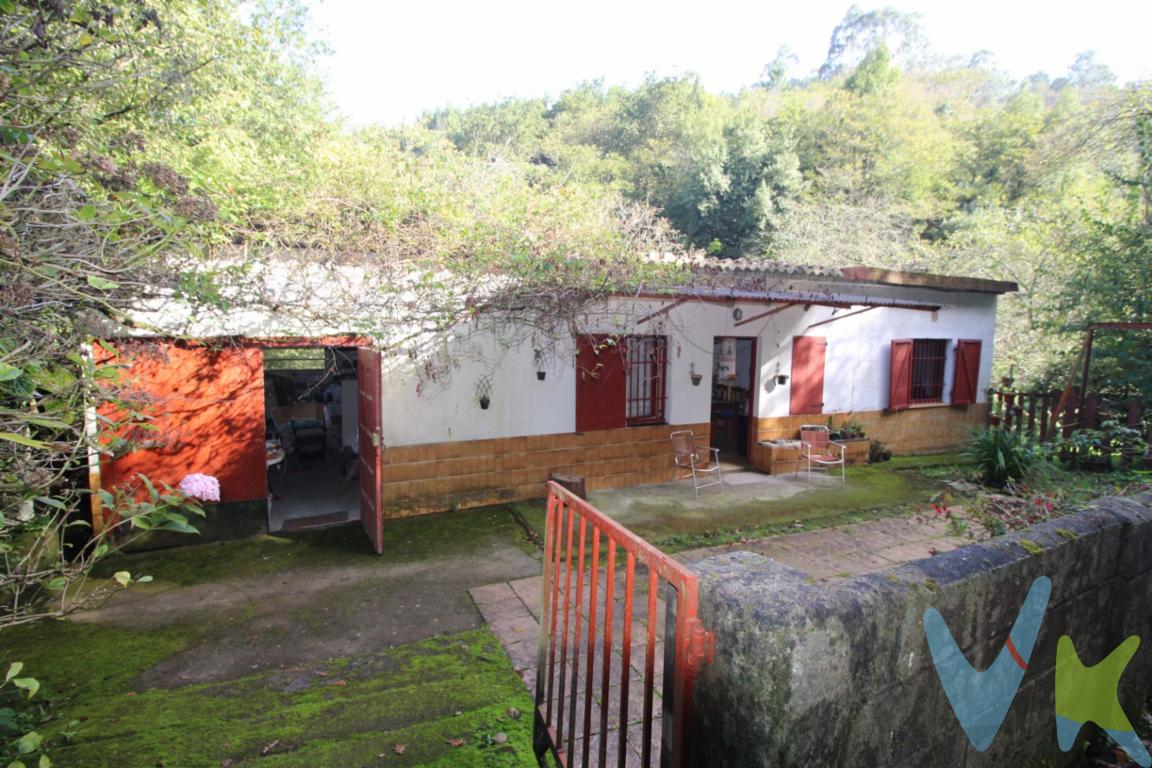  Oportunidad de adquirir fin de semana en la apacible zona de Leorio, en Gijón. Ideal para aquellos que buscan  un entorno tranquilo pero bien comunicado. Cuenta con una superficie útil de 58 metros cuadrados de los cuales 29 metros son vivienda y otros 29 metros son  garaje-trastero.Dispone de dos habitaciones, perfecto para ser adaptado al gusto personal de cada habitante. La propiedad también incluye un amplio garaje, aportando un valor añadido al ofrecer un espacio seguro y cómodo para estacionar su vehículo. La finca está totalmente cerrada, brindando seguridad y privacidad, un aspecto esencial para disfrutar de una vida tranquila y sin preocupaciones.El entorno de Leorio destaca por su serenidad, con paisajes naturales que invitan al descanso y la relajación, sin renunciar a la proximidad a los servicios y comodidades urbanos que la ciudad de Gijón ofrece. Esta armonía entre la tranquilidad del entorno y la cercanía a la ciudad aumenta el atractivo de la propiedad.Esta vivienda cuenta con la  posibilidad de personalizar cada rincón a su gusto. Además, el entorno cerrado de la finca proporciona un espacio seguro para disfrutar del aire libre con total privacidad.Leorio, conocido por su calma y fácil acceso a zonas verdes, es el lugar perfecto para quienes buscan tranquilidad sin alejarse de la ciudad. La conexión con el centro de Gijón es rápida y sencilla, permitiendo disfrutar de lo mejor de ambos mundos. Esta ubicación excepcional amplifica el valor de la propiedad.No pierda la oportunidad de visitar esta propiedad única en su clase.  