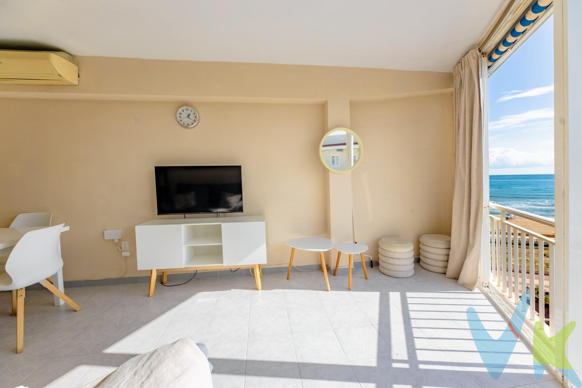 Mocadi Real Estate presenta este encantador apartamento CON TODO LO QUE PUEDES NECESITAR, situado en un RESIDENCIAL, A TAN SOLO 50 METROS EN LÍNEA RECTA A LA ORILLA DEL MAR. IDEAL PARA DISFRUTAR DEL SOL TODO EL AÑO, donde podréis disfrutar del deporte, de los chapuzones en la playa, de su paseo marítimo y restauración. . Este MAGNÍFICO APARTAMENTO ubicado en cuarta planta con ascensor, para entrar a vivir en PERFECTO ESTADO DE CONSERVACIÓN Y BUENAS CALIDADES, como pavimento cerámico de gran calidad, carpintería interior de madera lacada en blanco y exterior de aluminio blanco, totalmente amueblado y decorado con gusto, lámparas e iluminación en toda la casa y con Splits de aire acondicionado. . Además dispone de una EXCELENTE DISTRIBUCIÓN, con una SUPERFICIE construida de 59 m2 que consta de DOS HABITACIONES y UN BAÑO COMPLETO, COCINA COMPLETAMENTE EQUIPADA y UN AMPLIO SALÓN con vistas al mar. Y por si todo esto no fuera suficiente, este maravilloso apartamento dispone de TRASTERO, en el mismo residencial, INCLUIDO EN EL PRECIO. SU UBICACIÓN ES EXCELENTE CON TODOS LOS SERVICIOS A TU ALCANCE,  para que tu estancia sea maravillosa. Dispones de servicios médicos, farmacia, panadería, supermercados, y restaurantes. Daimús está situado en la costa de una de las comarcas más bellas de la Comunidad Valenciana: en La Safor. Su privilegiada ubicación, a 70 km. de Valencia y comunicada por la autopista A-7, su proximidad a Gandia, al centro comercial de la Safor, tan sólo a 2 km., lo que lo convierte en una ESTUPENDA OPCIÓN TANTO PARA PERIODOS VACACIONALES COMO PARA VIVIR TODO EL AÑO. El turista se decanta por la tranquilidad y el carácter familiar de estas playas. A lo largo de tres kilómetros de costa se extiende una playa de arena fina y agua limpia que actúa de cordón separador entre el mar y el marjal. En verano, todos los viernes se instala en la playa un mercadillo al aire libre donde se puede adquirir desde productos de artesanía hasta ropa y complementos. El visitante puede caminar por el paseo marítimo y aprovechar para hacer unas compras. QUE MÁS NOS PUEDE HACER FALTA, para vivir cómodamente, sin agobios, en un maravilloso apartamento para poder disfrutar, relajarse y disfrutar de amigos y familiares, y estar siempre bien comunicado. DISFRUTA EN ESTE APARTAMENTO DEL PLACER DEL SOL Y EL MAR, ALEGRANDO TUS DÍAS. ¡ESTE ES EL ENCANTADOR APARTAMENTO QUE TE MERECES! ¡¡¡VEN Y VISÍTALO YA, TE ENAMORARÁ!!!. La descripción y los datos del presente inmueble tienen carácter meramente informativo y en ningún caso contractual. En el precio de la vivienda no están incluidos los honorarios de agencia, gastos de compraventa y/o financiación. Por mandato expreso del propietario, comercializamos este inmueble en exclusiva compartida, lo que garantiza un servicio de calidad, un trato fácil y personalizado, una gran difusión en nuestras redes compartidas y sin interferencias de terceros. Por este motivo se ruega no molestar al propietario, a los ocupantes de la propiedad, a los vecinos o conserjes del edificio si los hubiera. Si eres una agencia, llámanos colaboraremos contigo. Muchas gracias. 