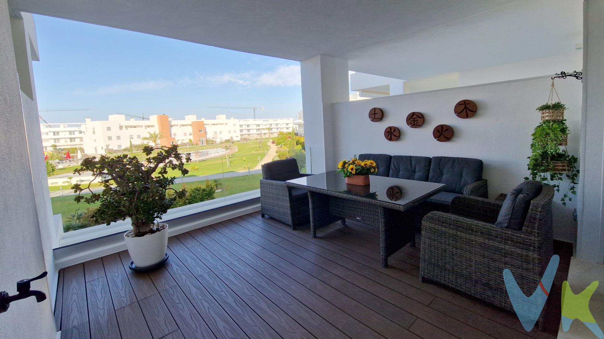 ¡OPORTUNIDAD ÚNICA!. Elegante piso, en la urbanización Playa Azul, muy cerca de los puertos deportivos de Rota y Chipiona, a sólo unos pasos de la playa. La entrada conduce al espacioso salón-comedor con cocina integrada y un gran ventanal que da acceso a la acogedora terraza. Cuenta con tres dormitorios y dos baños. El dormitorio principal dispone de vestidor completamente amueblado y baño con mueble y doble lavabo, bidé, inodoro y ducha con mampara. Los otros dos dormitorios cuentan con armarios empotrados con altillo. Aseo con mobiliario, lavabo, inodoro y ducha con mampara. Un tercer armario empotrado se encuentra en el vestíbulo. La propiedad se vende con un amplio trastero y dos plazas de garaje. Carpintería exterior aluminio lacado con rotura de puente térmico y doble acristalamiento. Carpintería interior con puerta principal blindada, bisagras y cerradura de alta seguridad. El resto de las puertas de madera, lacadas en blanco así como las de los armarios empotrados que disponen de interiores revestidos. Suelo vinílico en interior de vivienda calidad premium y suelo tipo composite en terraza. Baños alicatados con placa cerámica, pintura hidrófuga antihumedad, y sanitarios de diseño. Cocina amueblada y equipada con marcas de alta gama. Dispone de placa de inducción, campana extractora, horno pirolítico, microondas-grill, frigorífico y lavadora-secadora.. El sistema individualizado de aerotermia permite disponer en todo momento de agua caliente y aire acondicionado frío/calor con un importantísimo ahorro económico. En Costa Ballena, aparte de sus 4 kilómetros de playa virgen con todos los servicios, podrás encontrar centros comerciales de moda y ocio, hoteles de reconocidas cadenas, campos de golf, beach-clubs, chiringuitos, paseo marítimo, jardines, pistas deportivas públicas, parques infantiles, carriles bici con conexiones a Rota y Chipiona por senderos cicloturista, etc.  Buena y rápida conexión en transporte público con Chipiona, Rota, Sanlúcar de Barrameda, Jerez de la Frontera, El Puerto de Santa María y Sevilla. Tanto aquí como en las poblaciones próximas de Chipiona, Rota o Sanlúcar podrás disfrutar de su amplia y reconocida oferta gastronómica y cultural. También te enamorarán las grandes zonas verdes de la urbanización privada “Playa Azul” donde se emplaza la vivienda con sus amplias zonas verdes, sus tres piscinas, dos pistas de pádel, pista de petanca, parque infantil, club social, etc. Ubicación inmejorable, en la entrada Norte de Costa Ballena, zona en constante auge, con alta demanda, excelente proyección y constante revalorización económica. Esta propiedad es perfecta tanto como residencia habitual, segunda vivienda o inversión para alquiler vacacional. ¡NO LO DUDES Y LLÁMANOS! TE LA MOSTRAREMOS ENCANTADOS.. 