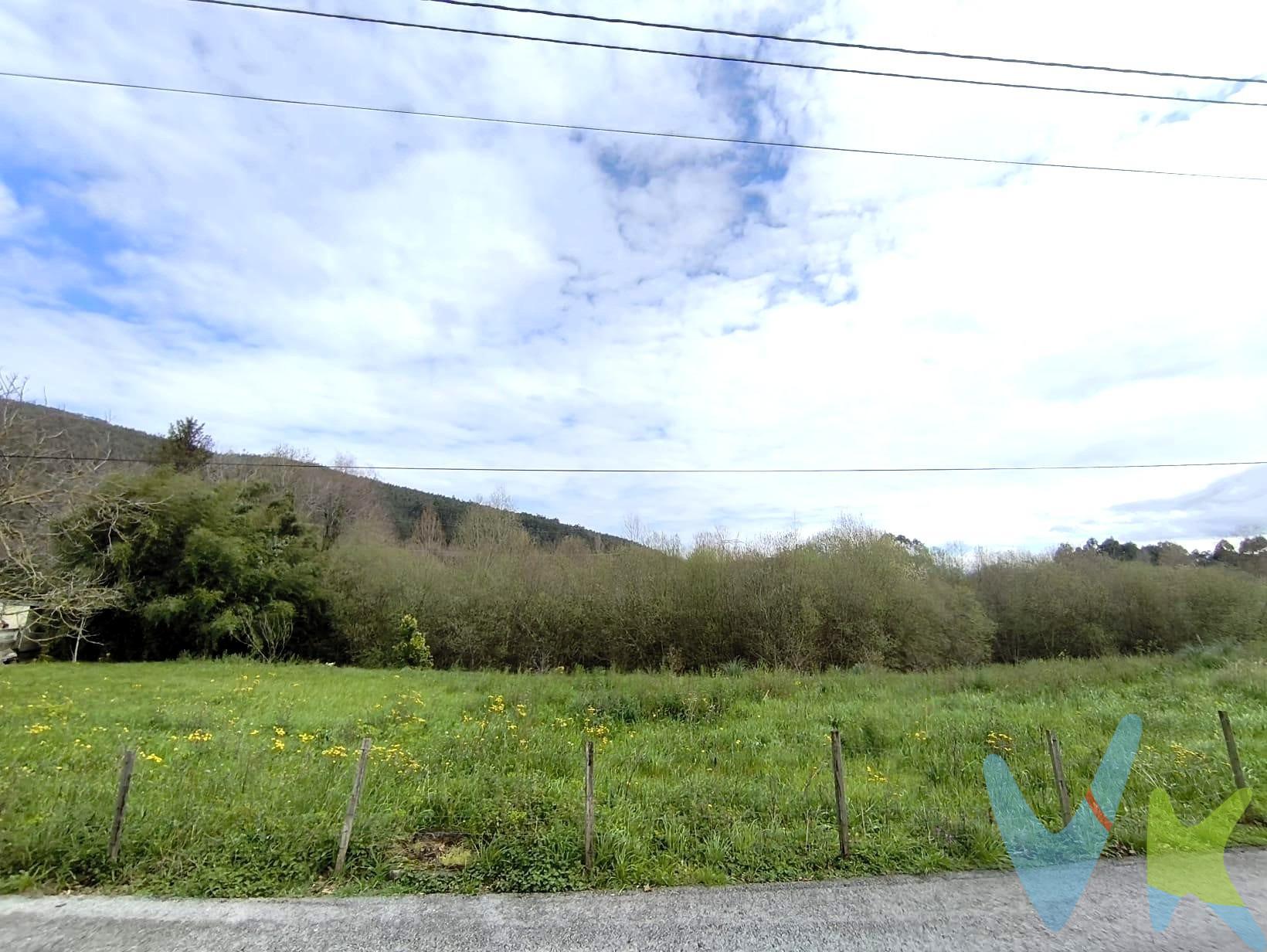 Presentamos una excelente oportunidad para construir la casa de tus sueños en  Castañeda. Esta parcela rustica urbanizable cuenta con una superficie total de 2485 m², ideal para construir la casa de tus sueños en dos plantas de unos 95 m² por planta mas una bajo cubierta. A solo unos minutos del acceso a la autovía, disfrutarás no solo del sosiego que ofrece esta zona rural sino también de la comodidad y rapidez para desplazarte hacia otras localidades . No pierdas la ocasión de adquirir este terreno por un atractivo precio y contáctanos cuanto antes!!!. Los impuestos , gastos de notaria y registro no están incluidos en el precio.