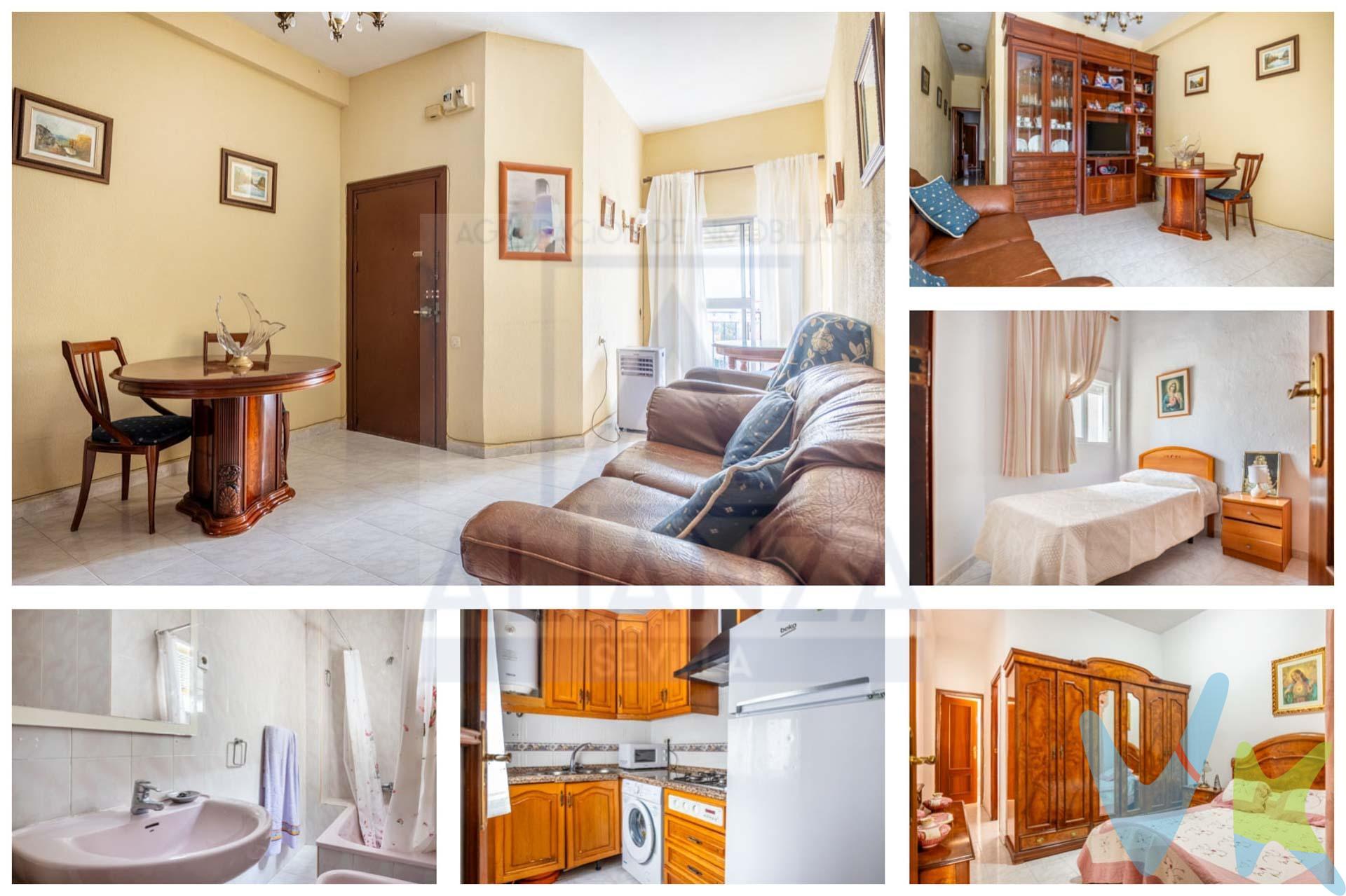 Piso con gran potencial en el centro de Camas. Oportunidad de inversión en una de las mejores zonas de Camas. Se vende piso de 65 m², situado en una tercera planta sin ascensor, con una ubicación privilegiada en pleno centro, rodeado de todos los servicios, comercios, transporte y a pocos minutos de Sevilla. La vivienda dispone de 2 habitaciones, salón, cocina y baño. Aunque requiere algunas actualizaciones y pequeños arreglos, ofrece una excelente base para reformar y adaptar a gusto del comprador, convirtiéndose en una opción muy atractiva tanto para vivienda habitual como para inversión. Destacan sus magníficas vistas a Sevilla, un valor añadido que aporta luminosidad y una agradable sensación de amplitud. Ideal para inversores o compradores que busquen una vivienda con gran potencial de rentabilidad en una zona con alta demanda y excelente comunicación. No deje pasar esta oportunidad de adquirir un inmueble con ubicación estratégica y posibilidades de revalorización. En cumplimiento de las obligaciones de información previstas Disp. final 3ª de la Ley 10/2025, de 28 de diciembre, de servicios de atención a la clientela y transparencia, así como en la normativa sectorial vigente, y RD 218/2005 de Inf. de la Junta de Andalucía, el precio indicado no incluye los gastos e impuestos inherentes a la adquisición, los cuales se desglosan estimados o con posibilidad de calcularlos a continuación; los gastos más ajustados serán dados en el D.I.A. en la visita a inmuebles, o antes. *Gastos de Notaría: La Minuta se calculará según al arancel notarial oficial: Anexo I, del Real Decreto 1426/1989, de 17 de noviembre. Enlace: notariared.com/calculadora-gastos-compra-vivienda/. *Gastos de Registro de la Propiedad: La inscripción se facturará según el arancel oficial: ANEXO I, del Real Decreto 1427/1989, de 17 de noviembre. Igual enlace anterior. *Gastos de Gestión (Gestoría): Los honorarios por la tramitación administrativa, liquidación de impuestos e inscripción registral ascienden de forma estimativa a [363 € aprox.] (IVA incluido), aunque depende de cada caso, y su dificultad. *Honorarios Agencia del Vendedor: incluidos en el PVP. *Honorarios Agencia del comprador: La agencia prestará los servicios de información, asesoramiento y acompañamiento previstos en el Encargo de Servicios y en el D.I.A. Si solicita servicios adicionales o personalizados, sus honorarios serán informados previamente, de forma individualizada y por escrito, conforme a la libertad de pactos y a la normativa vigente. *Si necesita Financiación, su banco le informará. *Impuesto sobre Transmisiones Patrimoniales (ITP): Se aplicará el tipo impositivo vigente en Andalucía (generalmente el 7%, sin perjuicio de tipos reducidos del 6%. 3,5%, etc, aplicables según las circunstancias personales del comprador o las características del inmueble). El impuesto se devenga sobre el superior entre: 1.- Valor de Referencia de Catastro; y 2.- Precio de venta. Puede calcular su situación personal en el portal oficial de la A.T. de Andalucía. enlace: juntadeandalucia.es/organismos/economiahaciendayfondoseuropeos/areas/tributos-juego/tributos/paginas/impuestos-cedidos-transmisiones.html