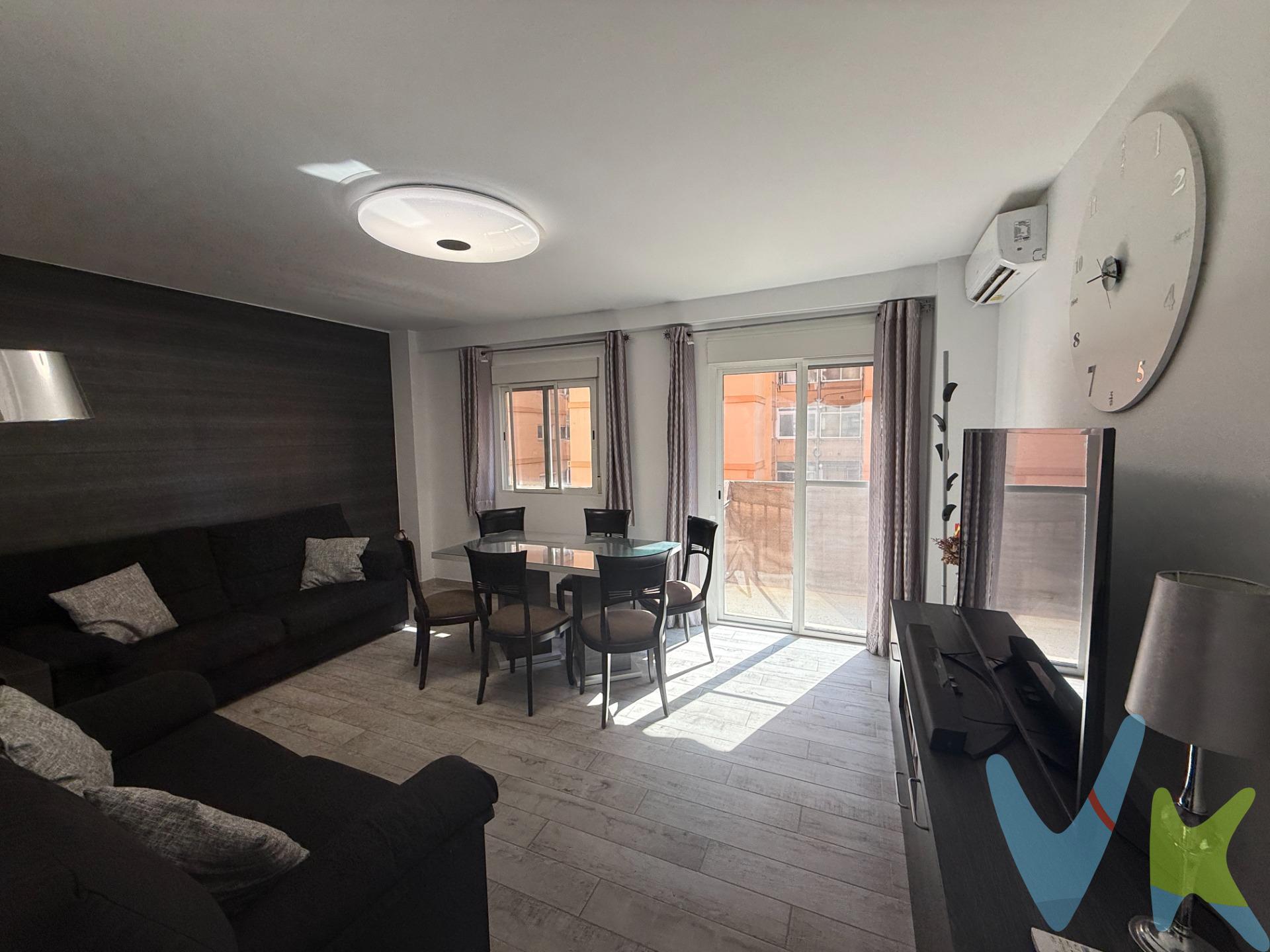 Si buscas un piso amplio, reformado y en un barrio donde tenerlo todo cerca, échale un vistazo a esta vivienda en Calle Bilbao, 4. Está en una 3ª planta con ascensor que cuenta con 3 dormitorios, salón-comedor con balcón, cocina, baño y aseo. Originalmente tenía 4 dormitorios, pero uno de ellos se incorporó al dormitorio principal para crear un cómodo vestidor. Si necesitas una habitación más, recuperar el cuarto dormitorio es muy sencillo, simplemente instalando de nuevo un tabique y una puerta. La vivienda fue reformada hace pocos años y está lista para entrar a vivir: suelo de gres, carpintería de aluminio blanco, puertas renovadas, etc.. Uno de sus grandes atractivos es la luz: tanto el salón como los dormitorios son exteriores, con vistas hacia la calle. Además, está situada en Morvedre, en La Saïdia, un barrio consolidado, tranquilo y muy próximo al centro, con colegios, comercios, transporte público y todos los servicios del día a día. La entrada se realiza desde la zona peatonal de Calle Bilbao, a la altura del nº 6, lo que le da un ambiente especialmente tranquilo. Y está justo enfrente de una amplia zona verde. ¡Que disfruten los niños!. Este piso es ideal para familias jóvenes que buscan su primera vivienda y que quieran espacio para crecer. Disponible para visitar desde ya. ¡Llámanos!. ***. Agencia Registrada con el Nº 5343 en el Registro Obligatorio de Agentes Inmobiliarios de la Comunitat Valenciana, según el DECRETO 98/2022, de 29 de julio, del Consell, por el que se regula el Registro de Agentes de Intermediación Inmobiliaria de la Comunitat Valenciana. La documentación del inmueble ha sido revisada y estimamos que reúne todos los requisitos necesarios para ser comercializado. Existe una derrama activa en la comunidad como provisión de fondos: 50 euros al mes los meses sin liquidación trimestral. El precio ofertado no incluye los honorarios de la agencia a cargo del comprador, que ascienden al 4% del precio final del inmueble. El precio ofertado tampoco incluye ni los gastos de notaría y de registro de la propiedad (que están sujetos a aranceles y varían dependiendo del precio de venta), ni los impuestos (que en la Comunidad Valenciana varían dependiendo del precio del inmueble y de las características personales del comprador). Las medidas aquí expuestas han sido obtenidas del Catastro. El anuncio no es vinculante, puede contener errores. ¿Tienes alguna duda? Consúltanos. ***. Los vendedores han confiado en este equipo para gestionar la venta del inmueble de forma exclusiva. Como no puede ser de otra forma, garantizamos un servicio de calidad, actuando en todo momento de forma transparente, ética y profesional. Así pues, se ruega la no interferencia de terceros y, sobre todo, no molestar a los propietarios, a los ocupantes del inmueble o a los vecinos. Muchas gracias por tu comprensión. 
