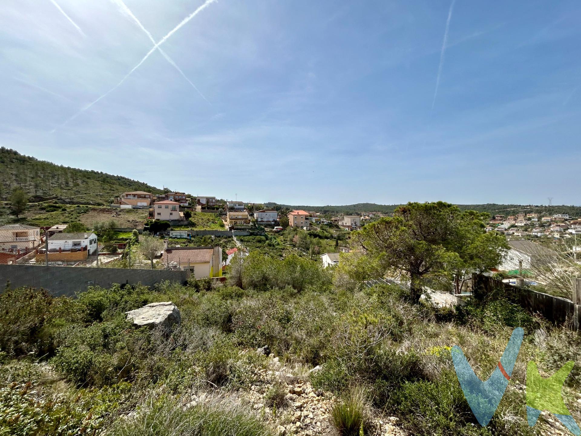 Ref- 1949 Parcela ubicada en la urbanización Daltmar de Olérdola. Esta urbanización está situada entre Canyelles y Sant Miquel d'Olerda, a pocos kilómetros de Sitges o Vilafranca del Penedés. El terreno de 530.44 m2 para la edificacion de una torre unifamiliar de un máximo de m2 de 265,22 m2 en planta baja + 1. La urbanización está lista para entregar licencias y dispone de todos los servicios (excepto gas). La finca tiene una fachada de unos 19 ml y entre 30 y 26 de profundiad aproximadamente. Clave urbanística 6b. . NOTA: . En los importes indicados no se hayan incluido los impuestos y tasas aplicables a la compra o alquiler del bien inmueble. Las fotografías, vídeos, planos y demás documentación gráfica pueden no corresponder con la realidad actual, así como los metrajes y superficies, y no tienen carácter contractual siendo meramente orientativos. Salvo indicación contraria, los muebles y equipamiento que aparecen en el anuncio no están incluidos en el precio. Son a cargo del comprador los siguientes impuestos : . -	Viviendas de obra nueva: el pago del IVA, AJD, los honorarios de notaría y registro. -	Viviendas de segunda mano: el pago del ITP (puede variar según baremos estipulados por la Generalitat de Catalunya), los honorarios de notaría y registro. Para una información más detallada puede dirigirse a la Agencia.